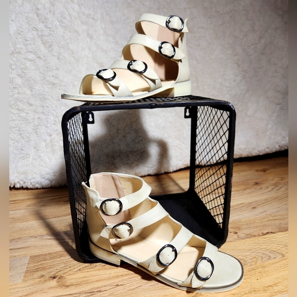 Summer sandles color bone - Picture 3 of 5